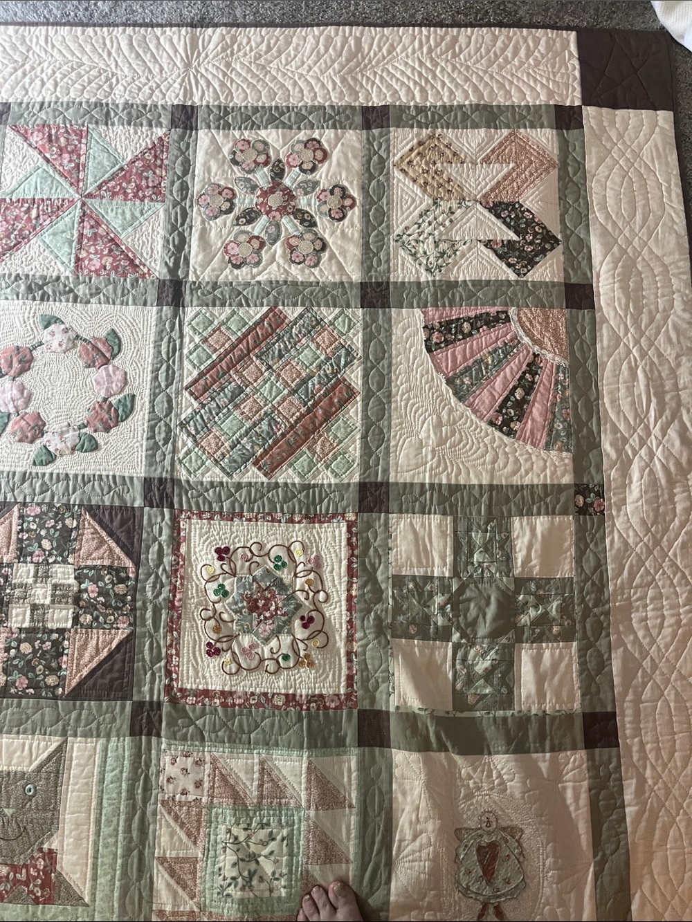Quilt Handmade - Picture 3 of 16
